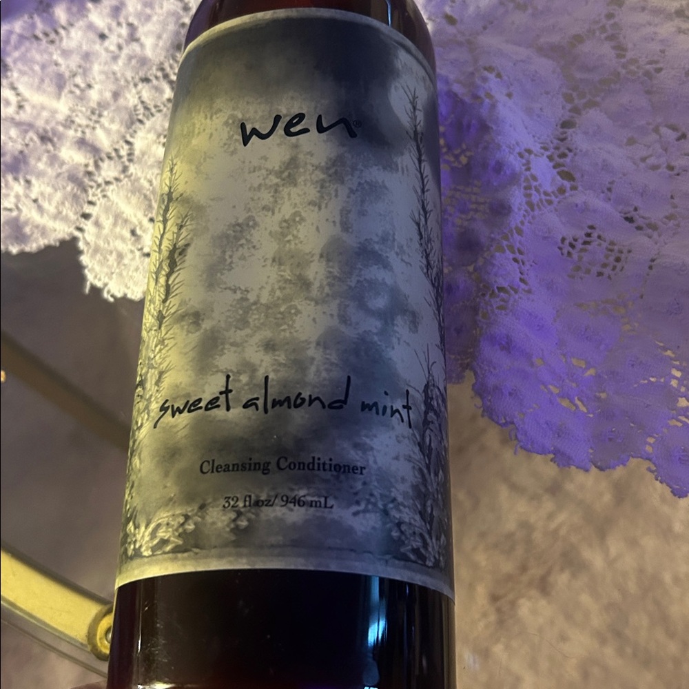 WEN Sweet Almond Mint Conditioner - Picture 2 of 4